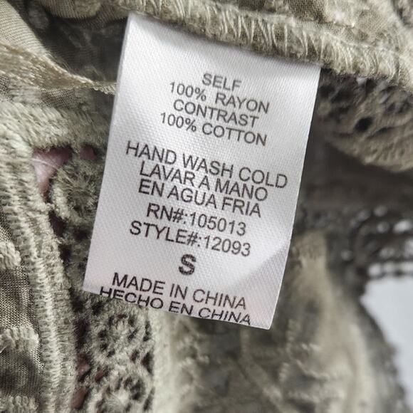 Altar'd State Green Top - Women's Size Small - NWT - Picture 5 of 5